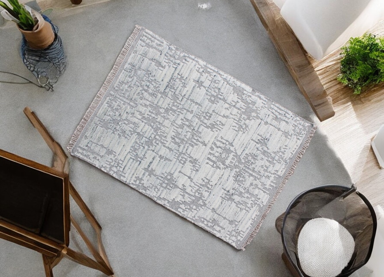 Silver Mist Hand-Knotted Rug