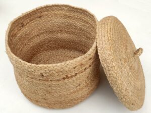 Natural jute storage basket with lid